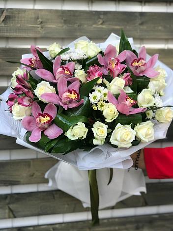 Букет цветов из: Розы и Хризантемы в Боргустанской