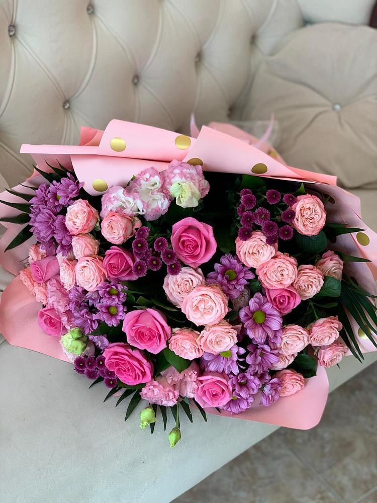 Букет цветов из: Хризантемы, Розы и Лизиантусы в Боргустанской