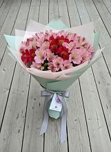 Букет цветов из:  Альстромерии в Боргустанской