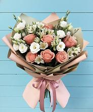 Букет цветов из:  Розы, Альстромерии и Лизиантусы #REPLACE_PRED# Боргустанской