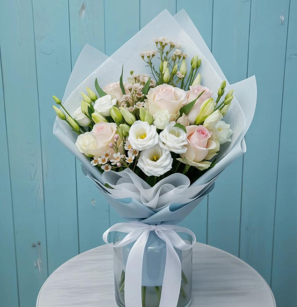 Букет цветов из: Розы и Лизиантусы в Боргустанской