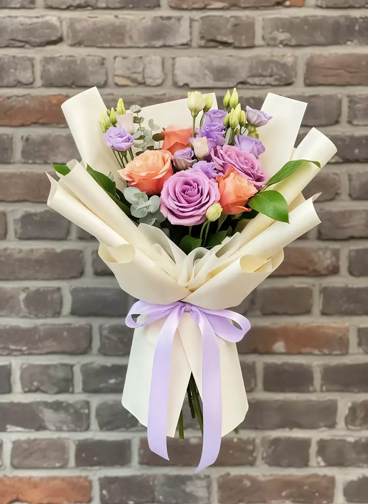 Букет цветов из: Лизиантусы и Розы в Боргустанской