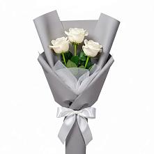 Букет 3 белые розы в Боргустанской