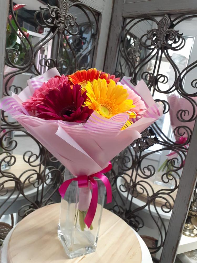 Букет цветов из: Герберы в Боргустанской