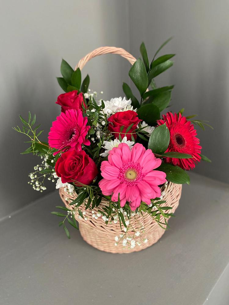 Цветочная композиция из Розы, Хризантемы и Герберы в корзине в Боргустанской