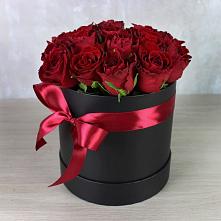 Цветочная композиция из Розы в шляпной коробке в Боргустанской