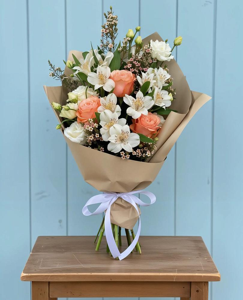 Букет цветов из: Альстромерии, Лизиантусы, Розы и Хризантемы в Боргустанской