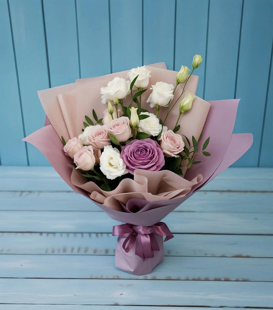 Букет цветов из: Розы и Лизиантусы в Боргустанской